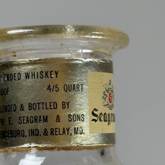 Vintage Seagrams Glass Whiskey Decanter With Stopper & Gold Label - Picture 6 of 8